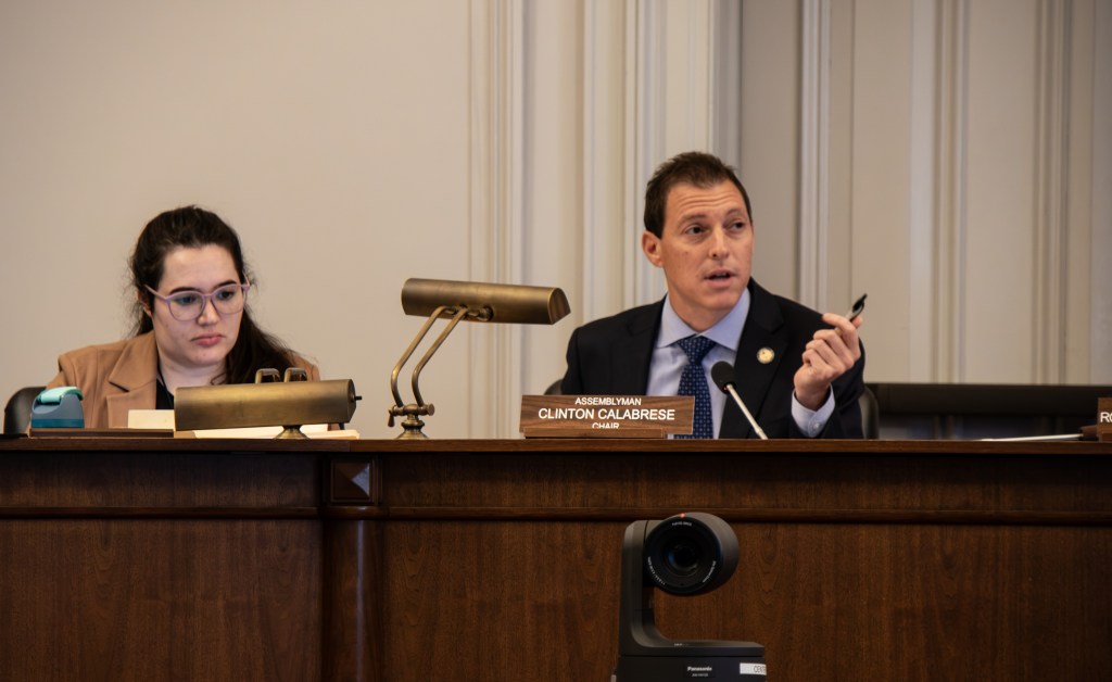 Lawmakers seek to crack down on license plate masking, toll evasion